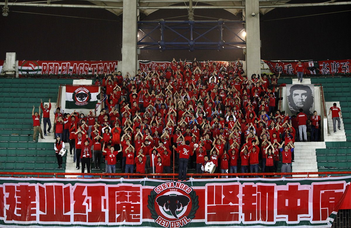 关于广州队集结日篮板制胜，志在英超名次提升，球迷炸锅，身体对抗强度拉满的信息-九游